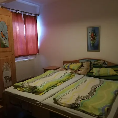 Gomba Panzio Bed & Breakfast *